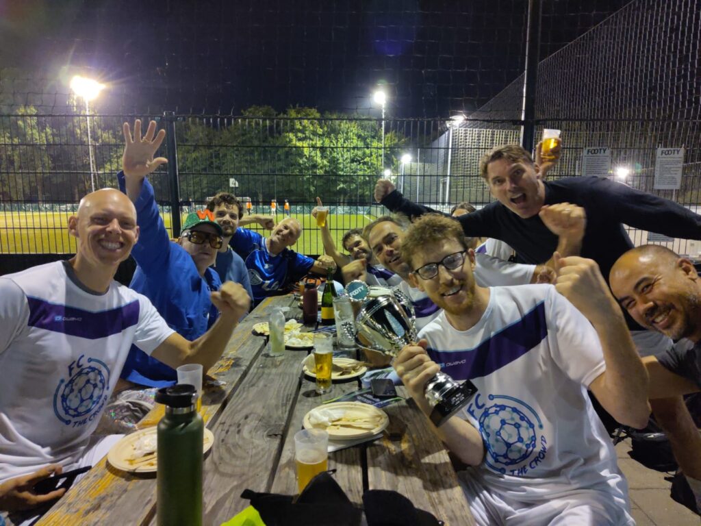 Foto van de bengels na het winnen van de beker